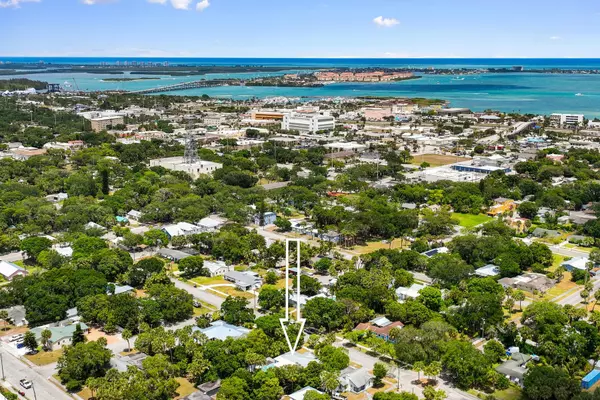 Fort Pierce, FL 34950,609 S 9th ST