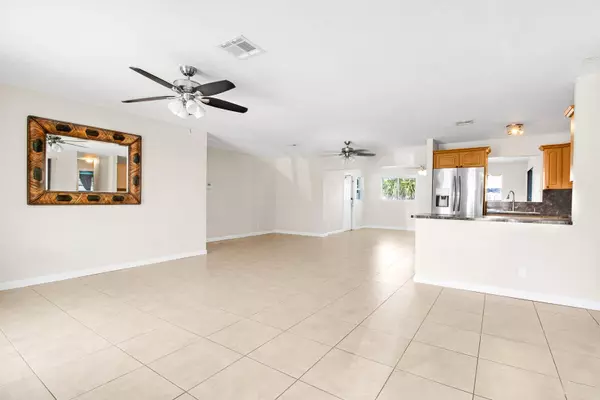 Deerfield Beach, FL 33441,325 SE 10th CT