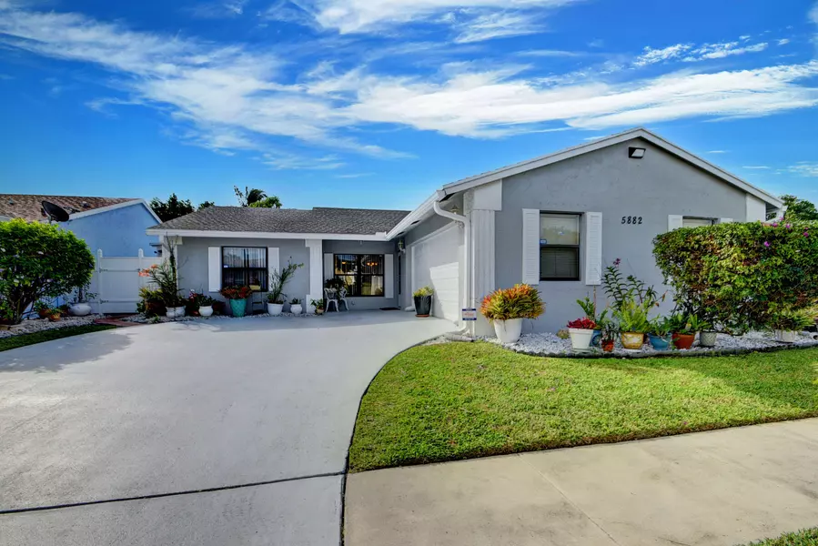 5882 W Lincoln CIR, Lake Worth, FL 33463