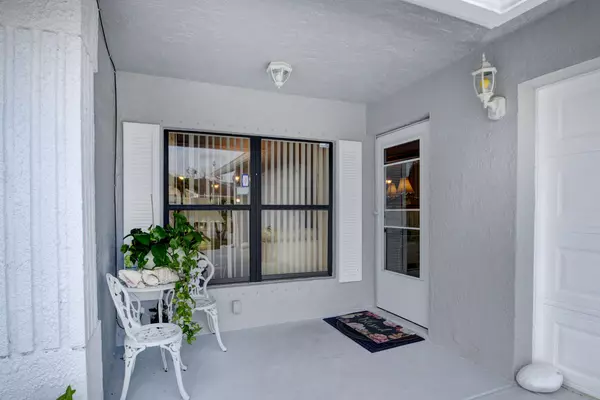 Greenacres, FL 33463,5882 W Lincoln CIR