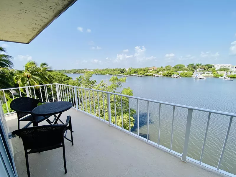 3575 S Ocean BLVD 404, South Palm Beach, FL 33480