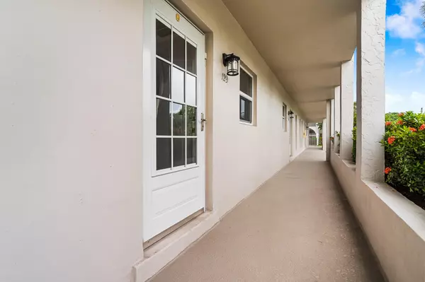 Boca Raton, FL 33431,250 NE 20th ST 1290