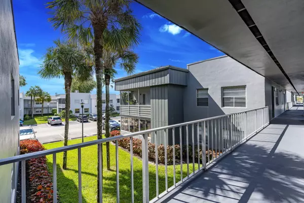 Delray Beach, FL 33484,902 S Normandy