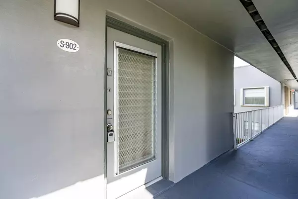 Delray Beach, FL 33484,902 Normandy S