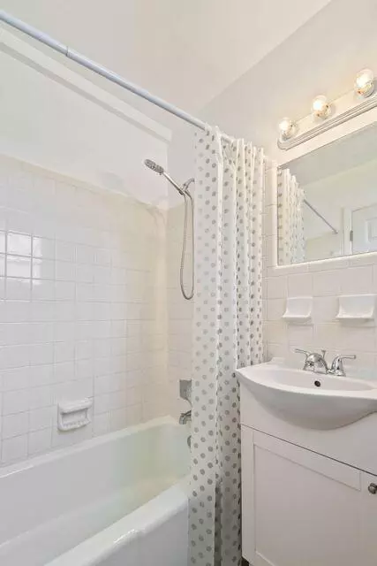 Stuart, FL 34996,333 SE Martin AVE 2-1