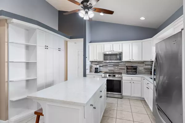 Jupiter, FL 33458,146 Pennock Landing CIR