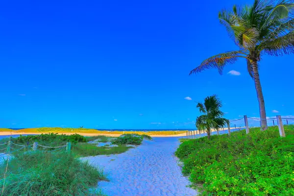 Pompano Beach, FL 33062,1009 N Ocean BLVD 211