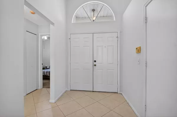 Greenacres, FL 33413,412 Trotters LN