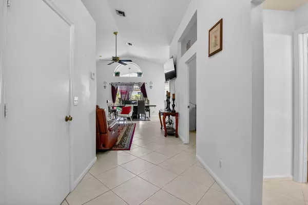 Greenacres, FL 33413,412 Trotters LN