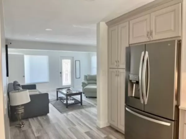 Oakland Park, FL 33334,200 NE 56th ST 200