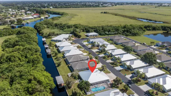 Okeechobee, FL 34974,831 SE 25th ST