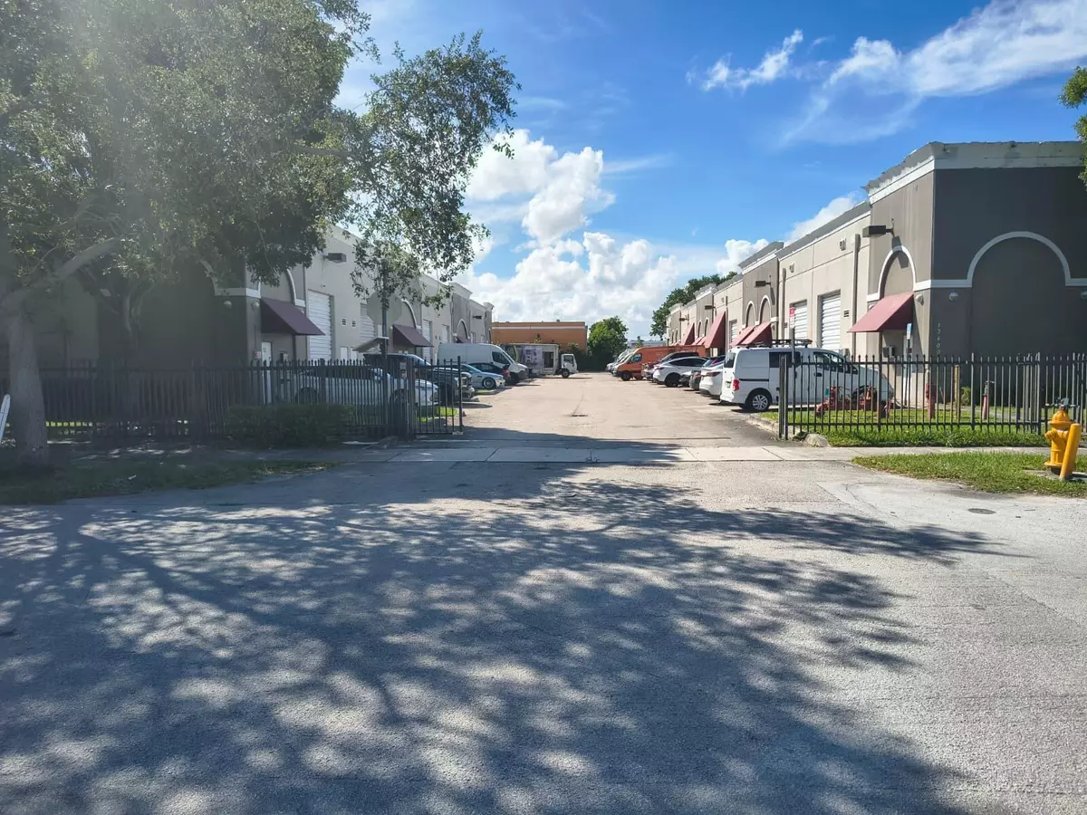 Miami, FL 33186,13400 SW 134 AVE 1c