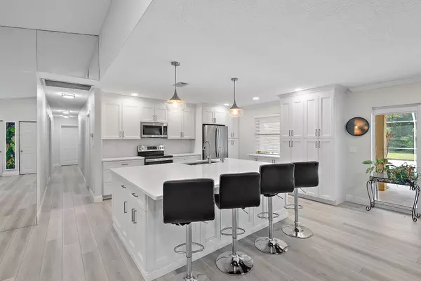 Jupiter, FL 33478,16338 Alexander RUN