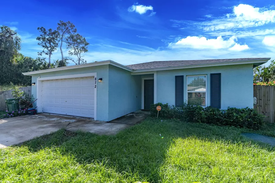 872 SE Chaloupe AVE, Port Saint Lucie, FL 34983