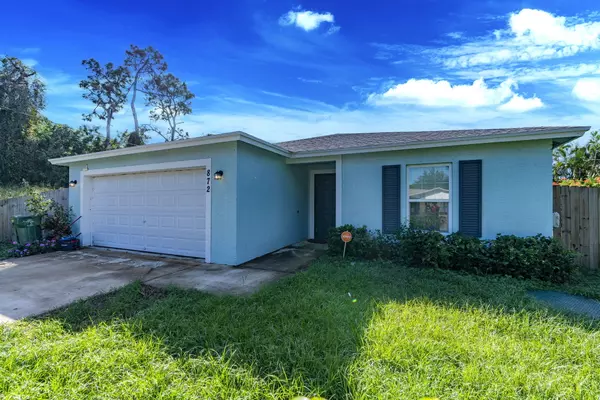 872 SE Chaloupe AVE, Port Saint Lucie, FL 34983