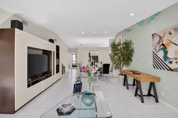 Boca Raton, FL 33496,8146 Windgate DR