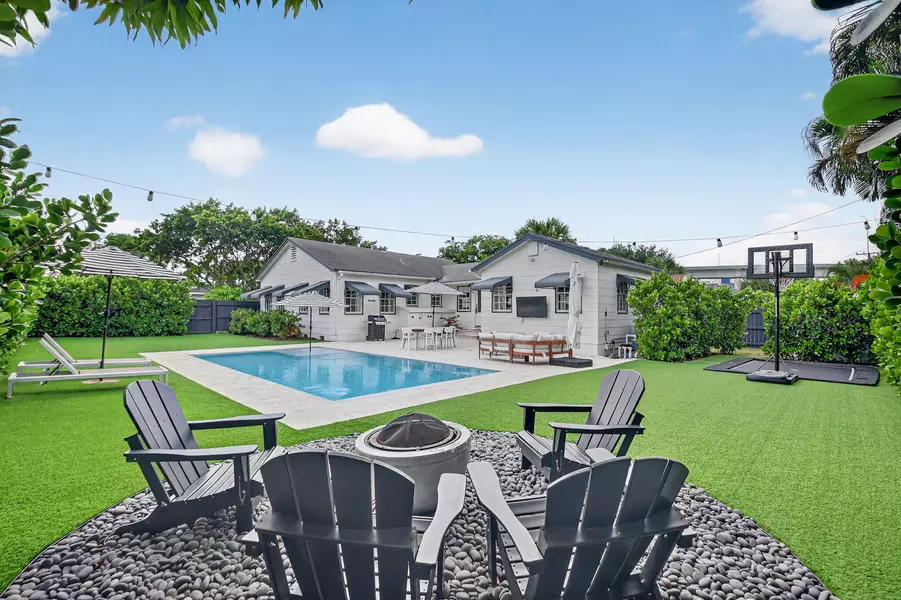 1001 Avon RD, West Palm Beach, FL 33401