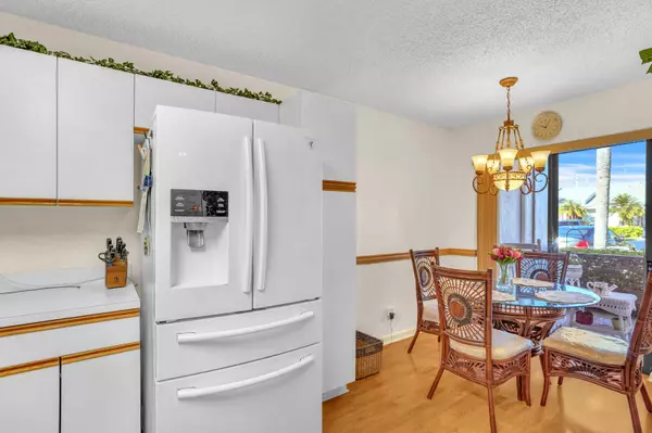 Royal Palm Beach, FL 33411,117 Sunshine BLVD