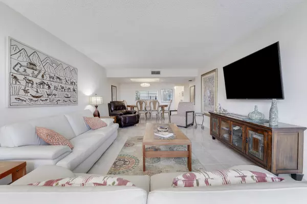 Lake Worth, FL 33467,6698 N 10th AVE 320