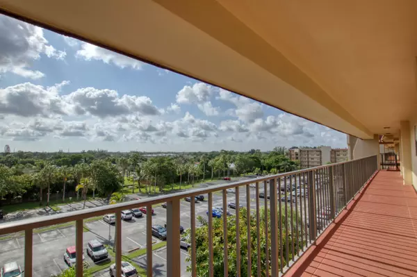 Lake Worth, FL 33467,3590 Via Poinciana 614