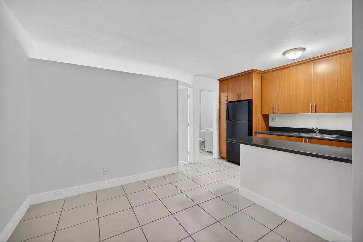 Oakland Park, FL 33334,4051 N Dixie HWY 22