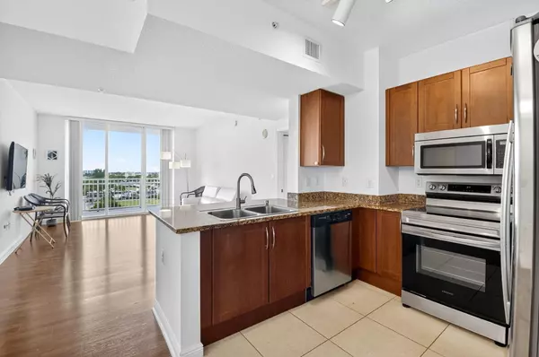 Boynton Beach, FL 33435,350 N Federal HWY 714