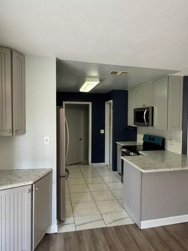 West Palm Beach, FL 33411,13529 N 42nd RD