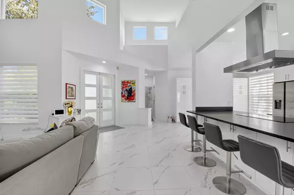 Boca Raton, FL 33496,6695 NW 23rd TER