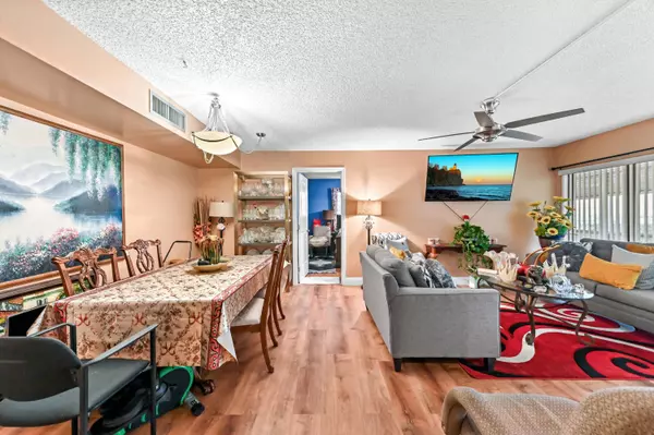 Delray Beach, FL 33484,203 E Capri