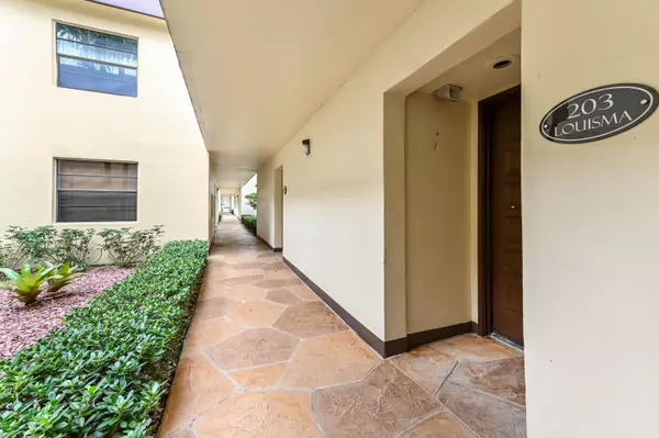 Delray Beach, FL 33484,203 E Capri