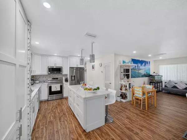 Lake Clarke Shores, FL 33406,7026 Pine Tree LN