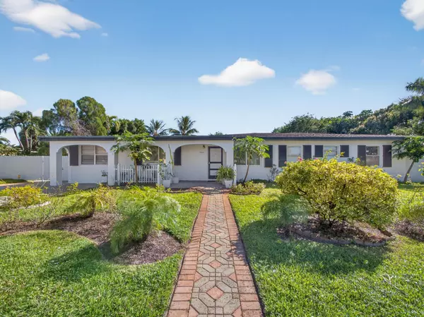 Lake Clarke Shores, FL 33406,7026 Pine Tree LN