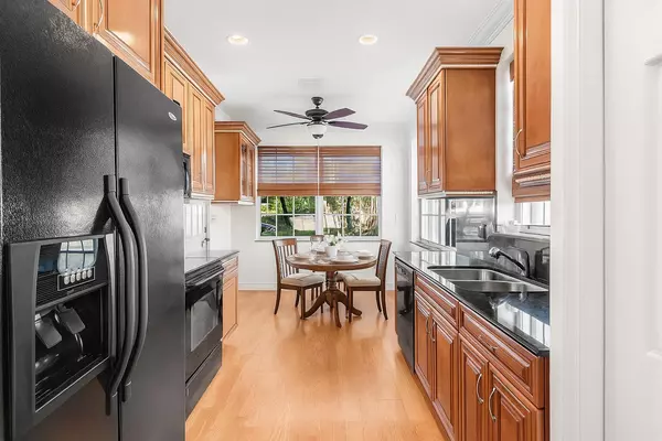 Deerfield Beach, FL 33441,1998 NE 7th ST 101