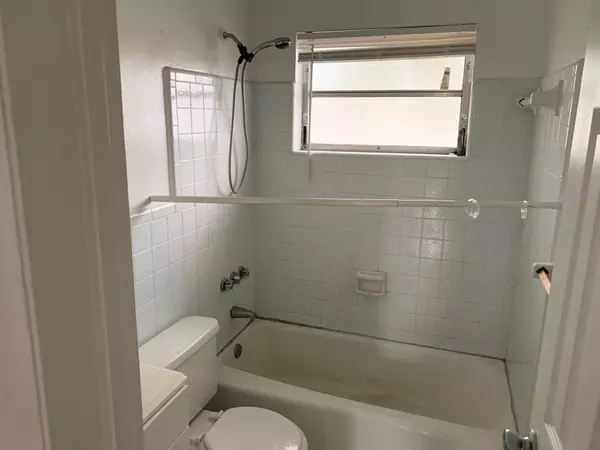 Lake Worth Beach, FL 33460,1310 S Federal HWY 15