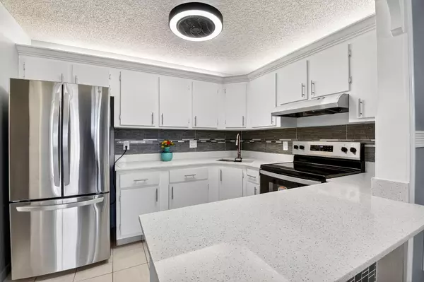 337 Knotty Pine CIR A-2, Greenacres, FL 33463