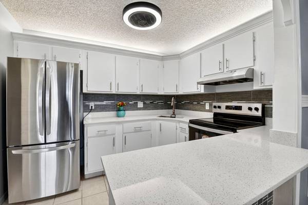 337 Knotty Pine CIR A-2, Greenacres, FL 33463