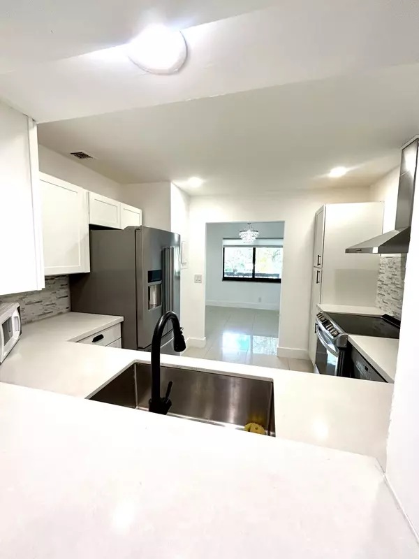 Boca Raton, FL 33428,22465 SW 61st WAY 241