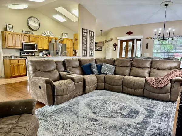 Okeechobee, FL 34974,603 SW 15th ST