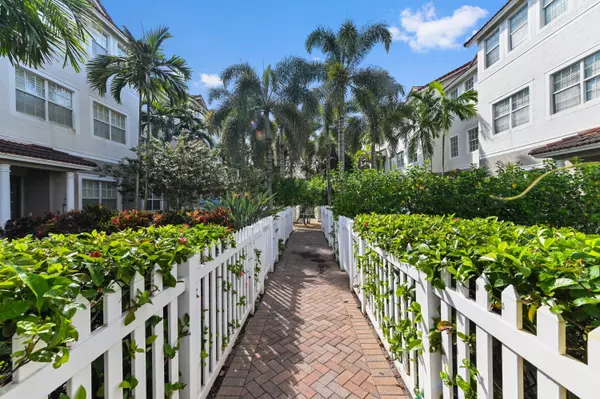 Hypoluxo, FL 33462,116 Ocean Cay WAY