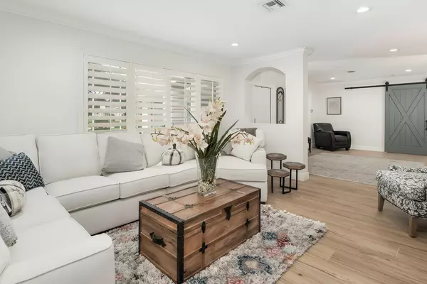 Palm Beach Gardens, FL 33410,2512 Oak DR