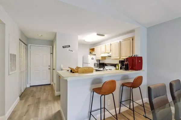 1885 Palm Cove BLVD 10-309, Delray Beach, FL 33445