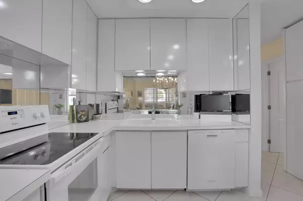 Hallandale Beach, FL 33009,1891 S Ocean DR 202