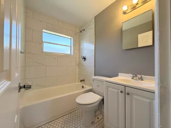 West Palm Beach, FL 33401,815 2nd ST 3