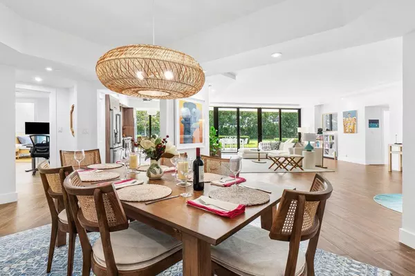 Palm Beach, FL 33480,3100 S Ocean BLVD 105s