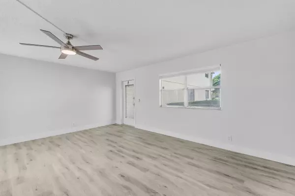 Delray Beach, FL 33446,59 Saxony B