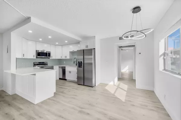 Delray Beach, FL 33446,59 Saxony B