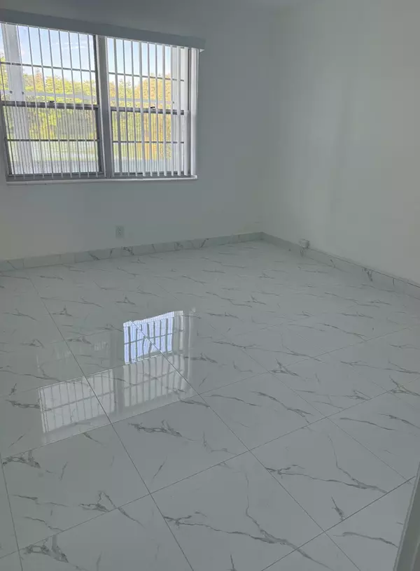 West Palm Beach, FL 33417,148 Northampton H 148