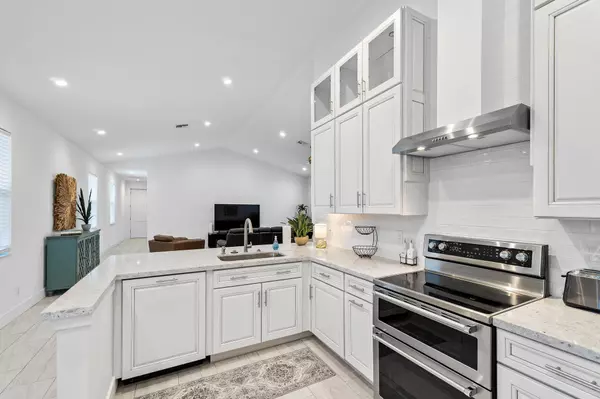 Jupiter, FL 33458,17868 Limestone Creek RD