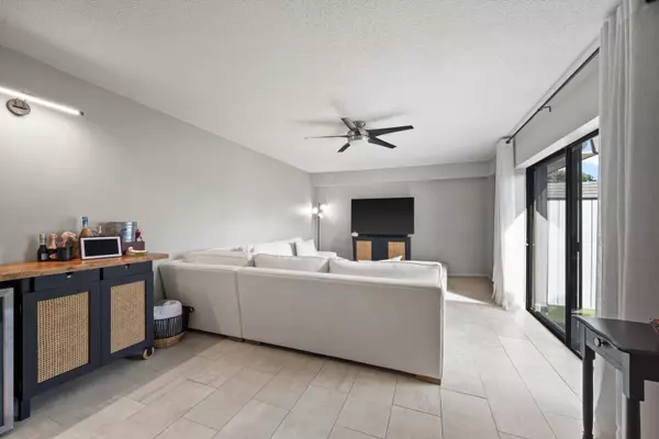 West Palm Beach, FL 33407,302 3rd WAY