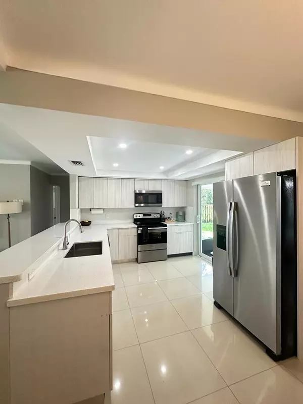 Boynton Beach, FL 33435,426 SW 8th AVE